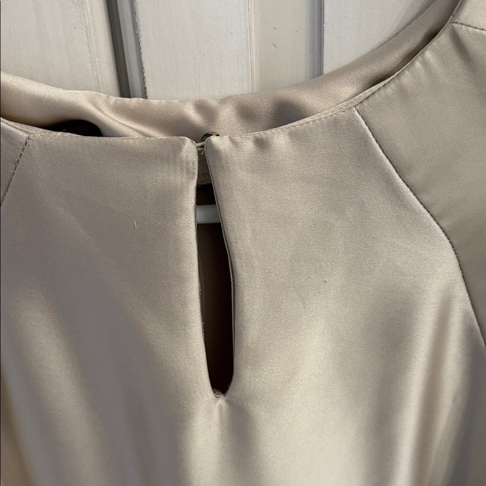 Elegant Beige/Champagne silk-look top - Picture 3 of 5